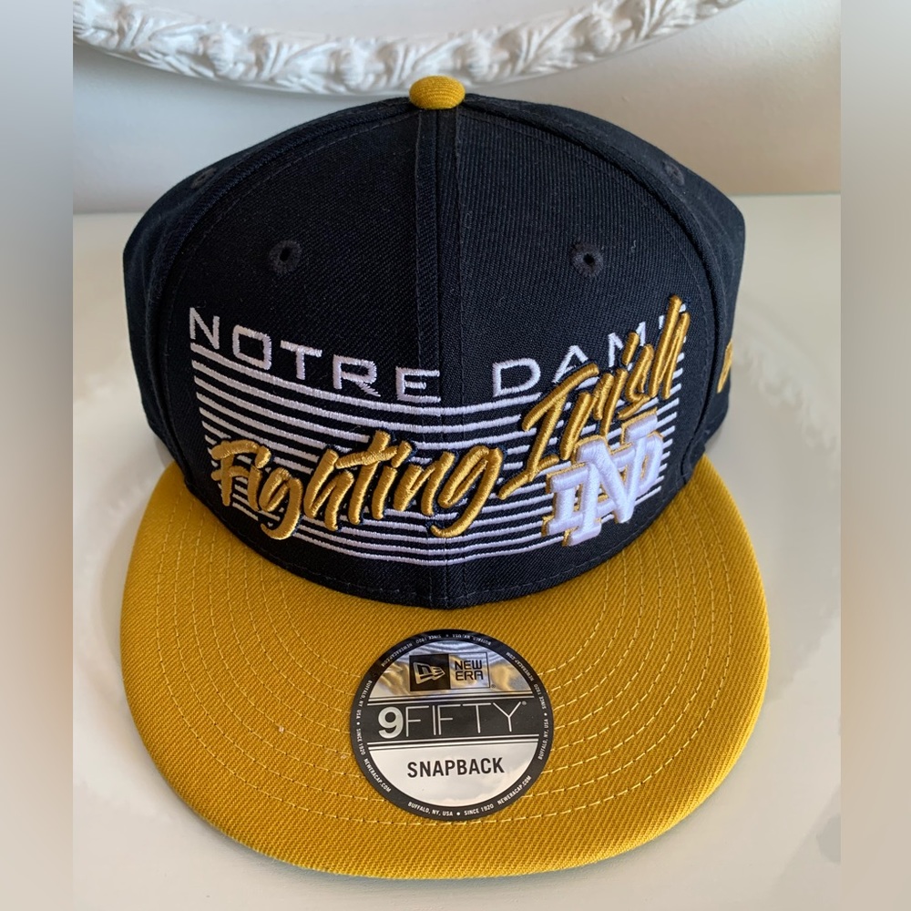 BNWT Unisex Notre Dame Fighting Irish SnapBack Hat 💛